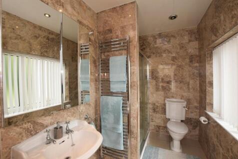 Master EnSuite.JPG