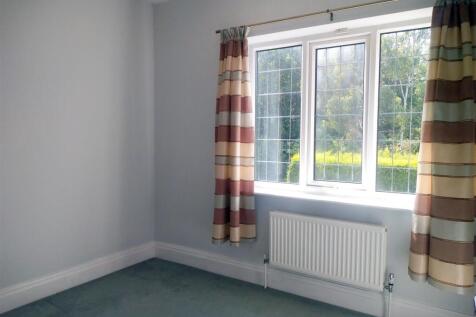 Bedroom 4a.jpg