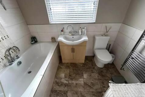 Bathroom.jpg