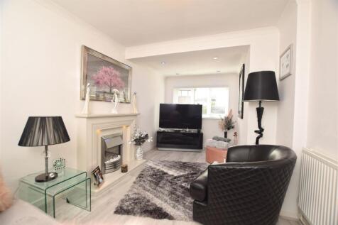 &#34;SNUG&#34; RECEPTION ROOM
