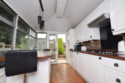 CONSERVATORY / KITCHEN