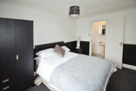 Master Bedroom &amp; En-suite