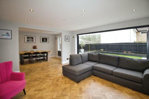 Lounge dining room
