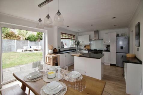 Kitchen Dining Area
