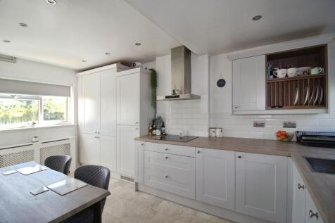 Kitchen Dining Area