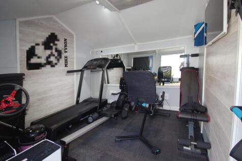 Outbuilding/Gym