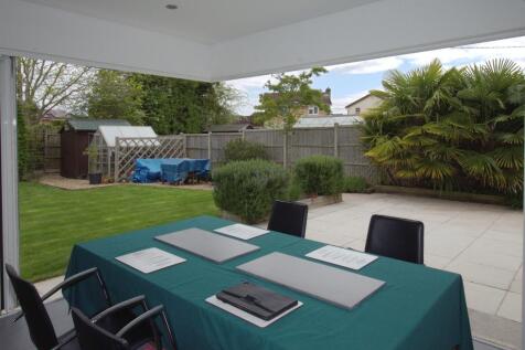 Bi-fold to garden