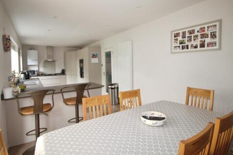 Kitchen Dining Area