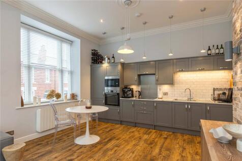 Kitchen/Dining Area