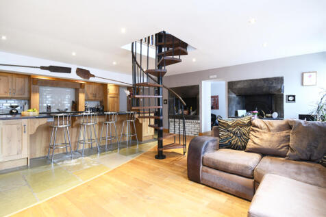 Family Dining Kitchen