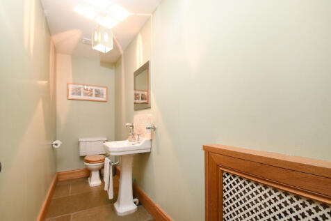 Cloakroom WC