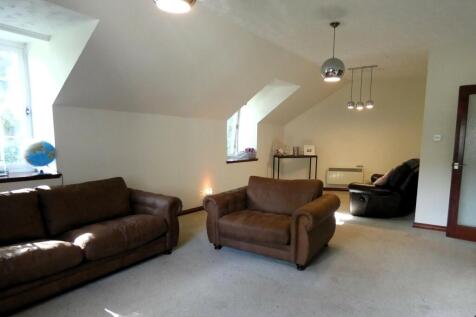 LOUNGE / DINING