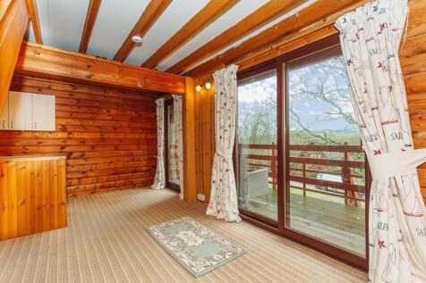 Open Plan Living/Dining/Kitchen Area