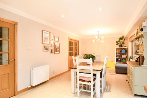 Family Dining Kitchen