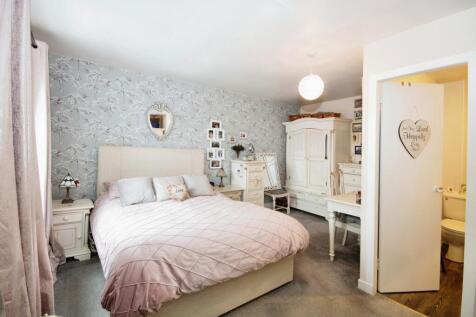 Bed 1 &amp; Ensuite