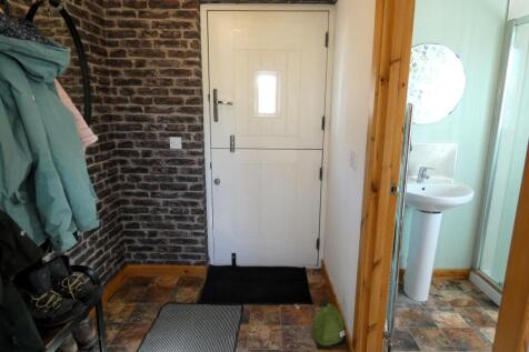 REAR DOOR