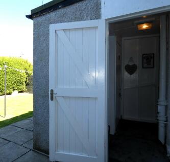 REAR DOOR
