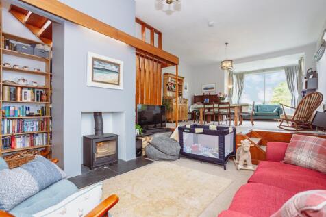Open-Plan Living Room/Dining Room