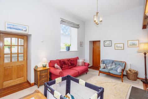 Open-Plan Living Room/Dining Room