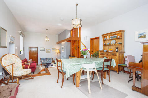 Open-Plan Living Room/Dining Room