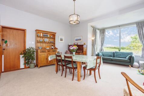 Open-Plan Living Room/Dining Room
