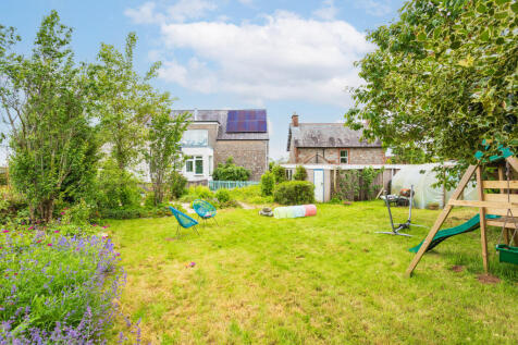 Rear Garden Grounds