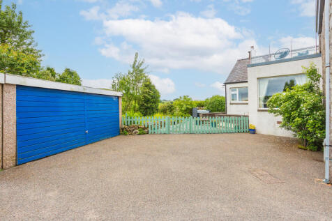 Detached Garage &amp; Off-Street Parking