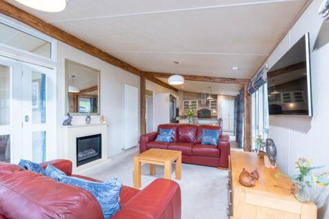 Open-Plan Living Area/Kitchen