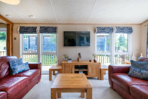 Open-Plan Living Area/Kitchen
