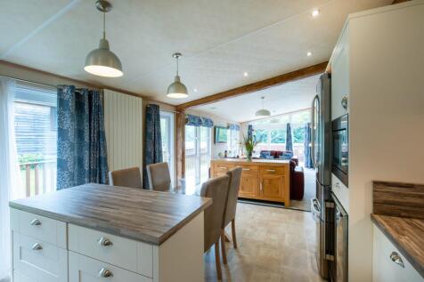 Open-Plan Living Area/Kitchen