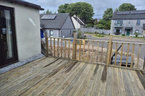 Decking from bedrooms 1 &amp; 2