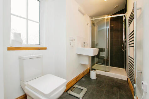 Main Ensuite