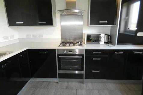 KITCHEN / DINING