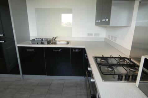 KITCHEN / DINING
