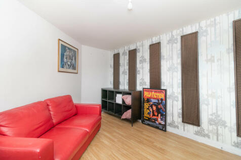 Lounge or Bedroom