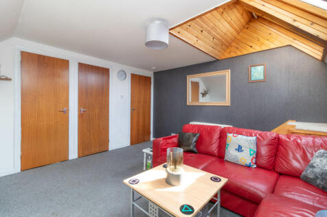 Bedroom 1 or Lounge