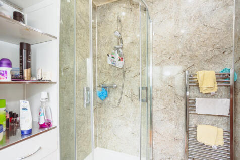 Bedroom One En-suite