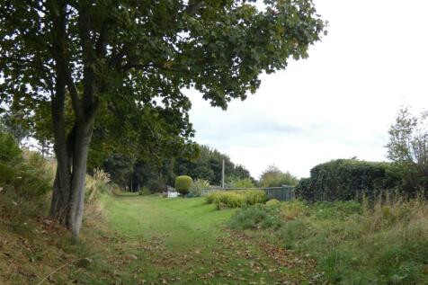 COUNTRY WALK VIA REAR GARDEN GATE