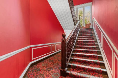 Mutual Entrance Stairs