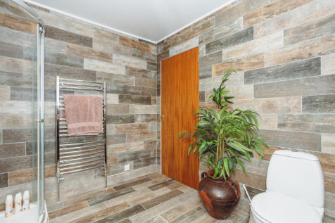 Family Shower Room