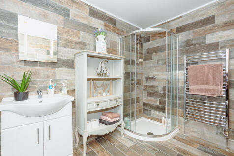 Family Shower Room