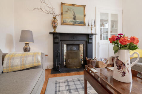 Sitting Room Detail