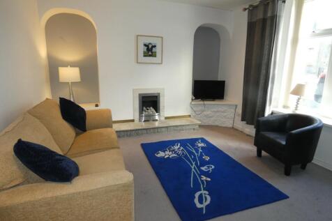 LOUNGE / DINING