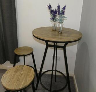 LOUNGE / DINING