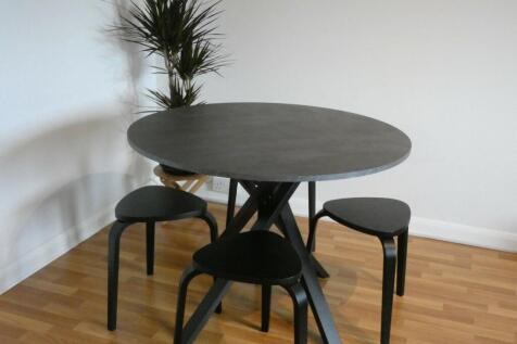 LOUNGE / DINING