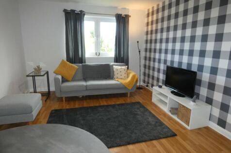 LOUNGE / DINING