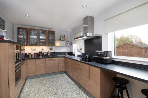 Breakfasting Kitchen