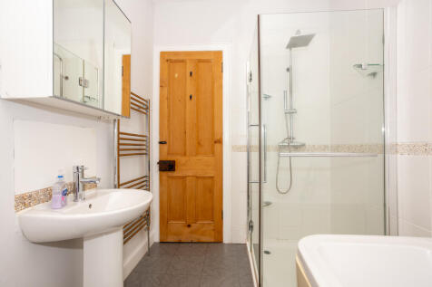 Upstairs Family Bathroom