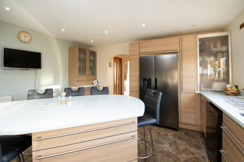 Breakfasting Kitchen