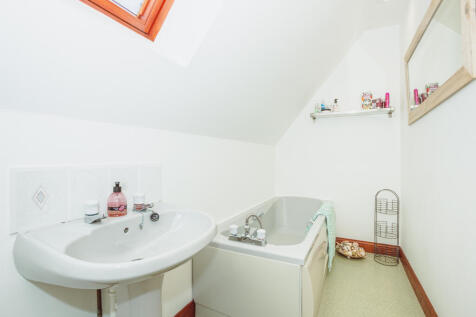 Bedroom Two En-suite Bathroom